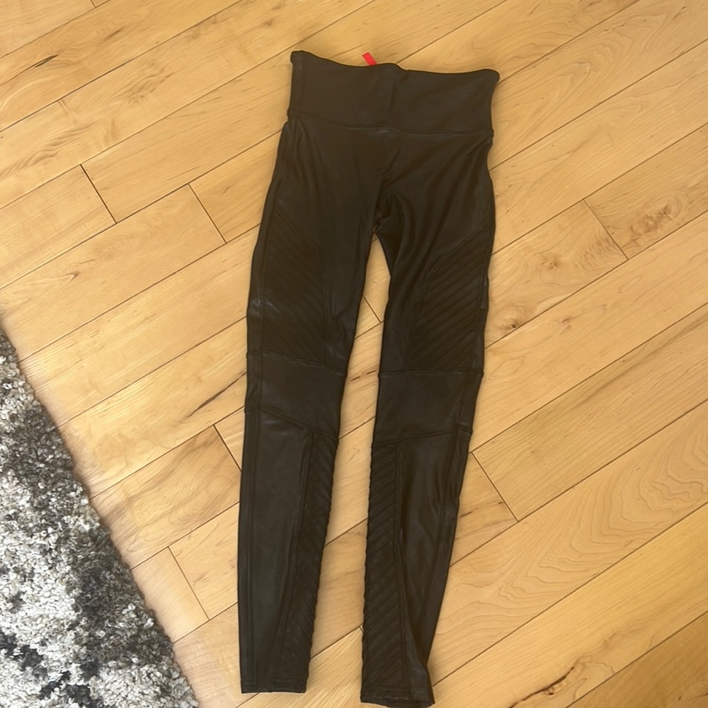 Spanx Faux Leather Moto Leggings  — black — size XS Petite